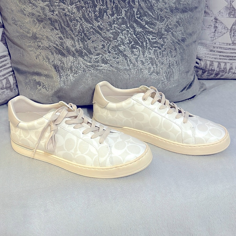 Men’s size 10 coach shoes